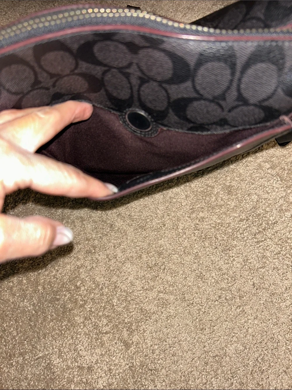 Coach Men's Signature Messenger Bag in Charcoal/Black